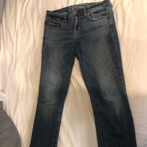 Great Condition, size 6 american eagle blue jeans